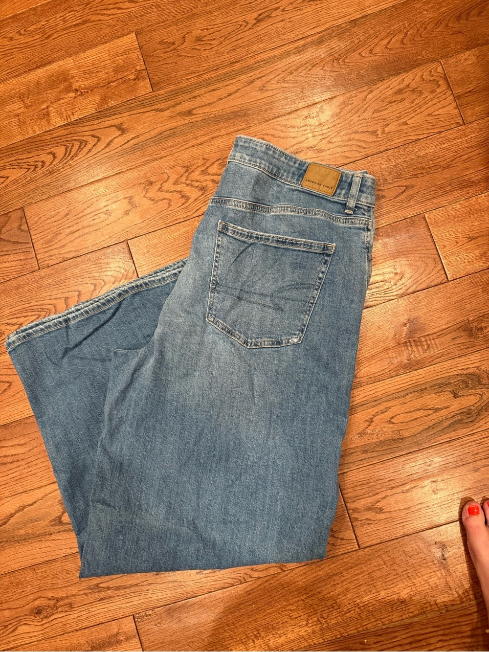 American Eagle High-Waisted Baggy Wide-Leg Jean - Blue - Picture 3 of 7
